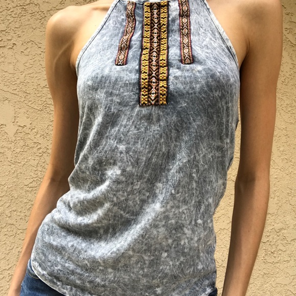 Halter top - Picture 2 of 5